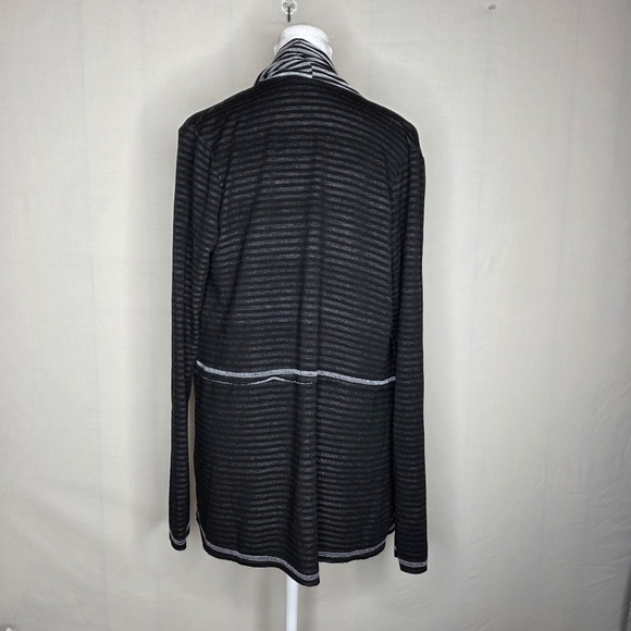 BKE Buckle Open Cardigan Black Striped Accents - Size X-Small - Picture 3 of 5